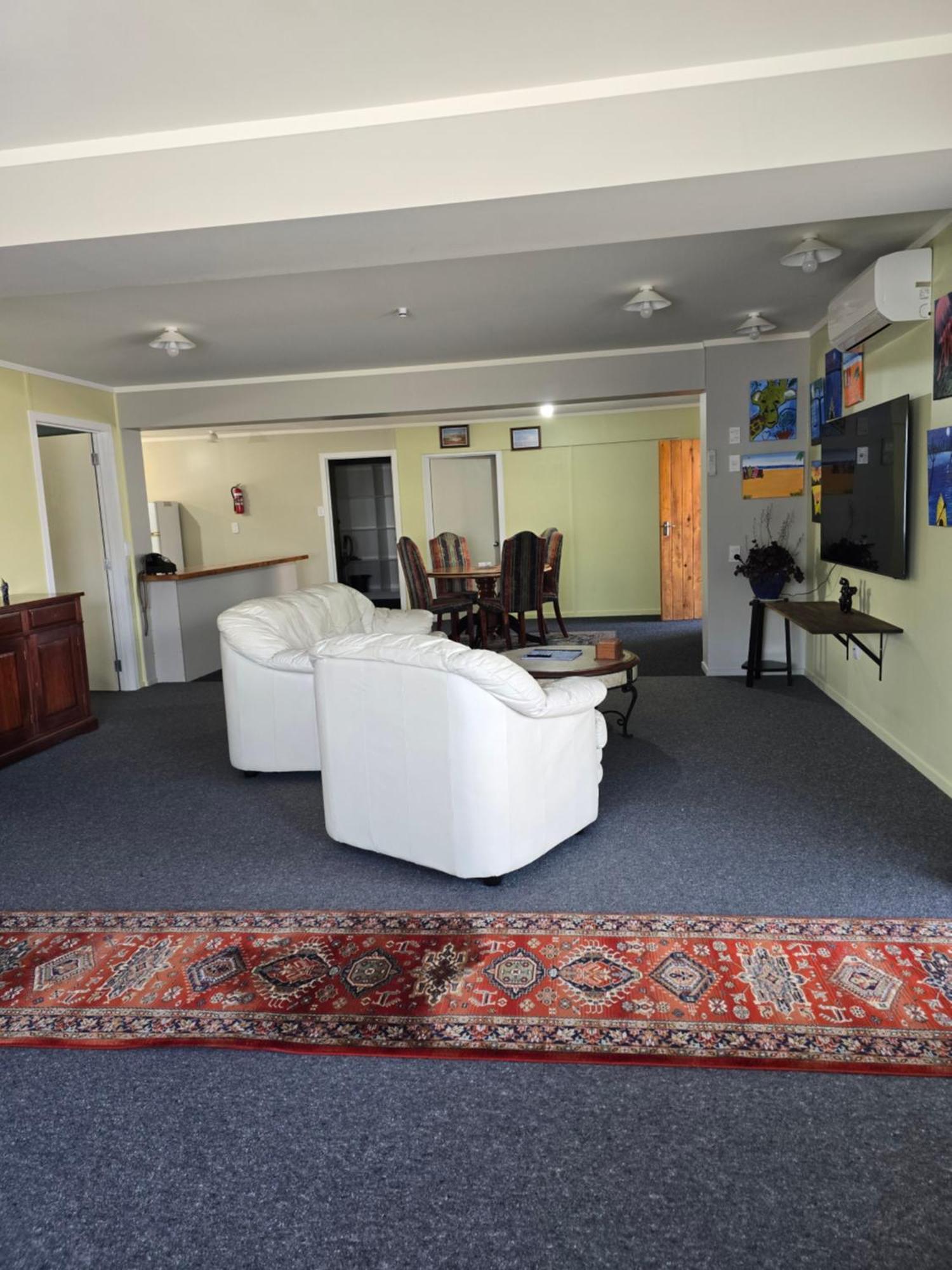 The Redbarn Villa Turangi Exterior photo